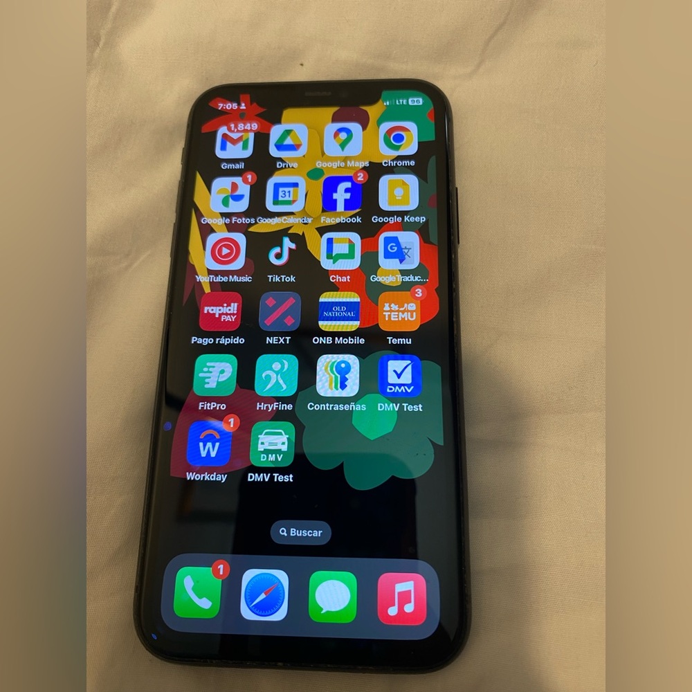 iPhone 11 With Tik Tok App, Telefono Con Aplicacion Tik Tok iPhone 11/64G